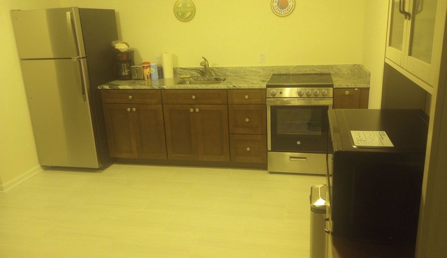 New 2 bedroom apartment. Quiet setting, Just bring your suitcase and enjoy.