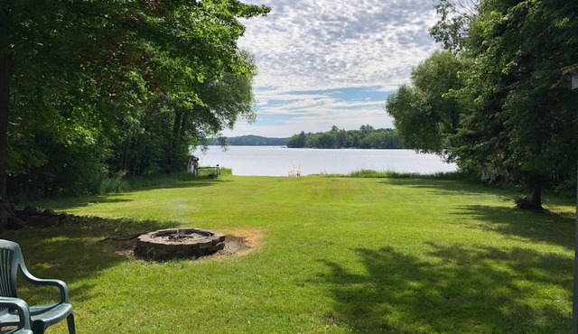 New 2 bedroom cottage house sleeps 7 on 214 ft lake frontage!