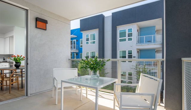 New 2-Bedroom Furnished Serviced Apartment Near Strip and Henderson Pet Friendly