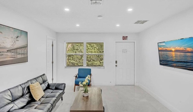 NEW 2 Bedroom @ Hollywood Beach and Hard Rock LB1