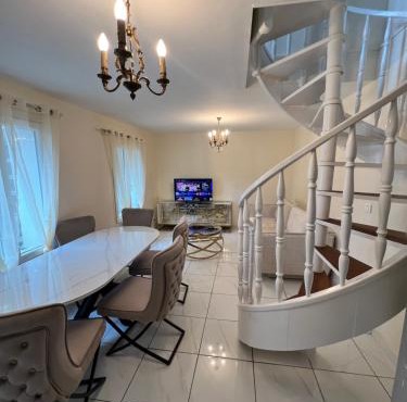 NEW 2 bedroom House 15mins from Paris by Train