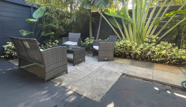 NEW 2-bedroom unit lovely Fort Lauderdale w/AC, WiFi & AMAZING PRIVATE PATIO