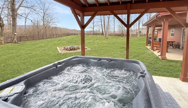 NEW - 2 cabins - one with hot tub & one lakefront fishing - great for larger groups