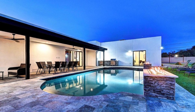 New 2025 ScottsdaleStays 7BR Luxury Estate – Heated Pool, Pickleball, Sleeps 24