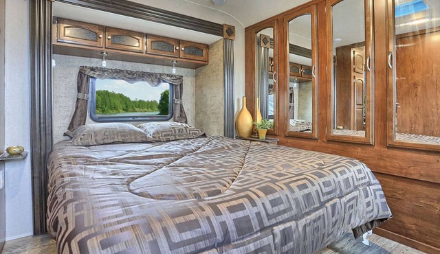 New 27" Limited Edition RV