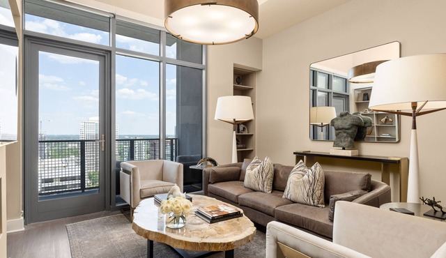 *New* 28th Floor - Skyline Penthouse