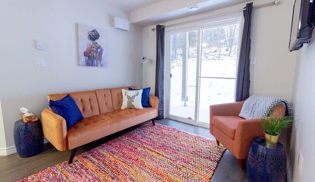 New 2BD Condo, UNB, Hospital, Golf, Patio Coffee