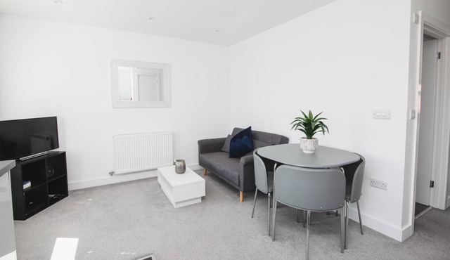 NEW 2BD Pontact Flat in the Heart of Didcot