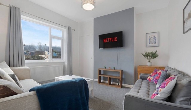 New! 2BR in The Crescent