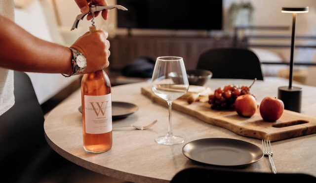 *New 2BR King Bed Home I Fire Pit I Backyard I BBQ I Parking I Near P.E.C.