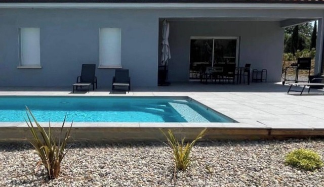 New 3-bedroom villa with pool