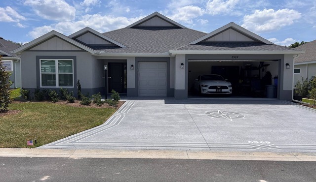 New 3 bedroom/3 bathroom home with pool and hot tub in Lake Denham!