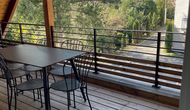 New: 3-bedroom apartment for 4 or 6 people.