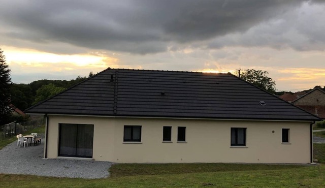 New 3-bedroom bungalow with private parking