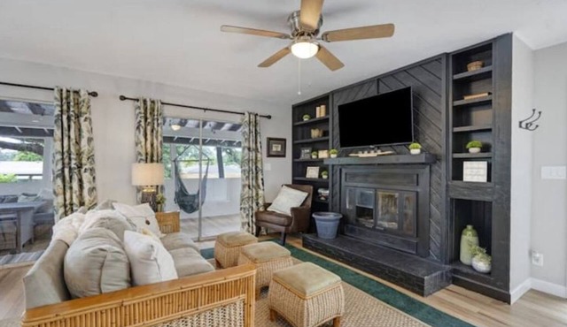 New 3 bedroom, close to Siesta