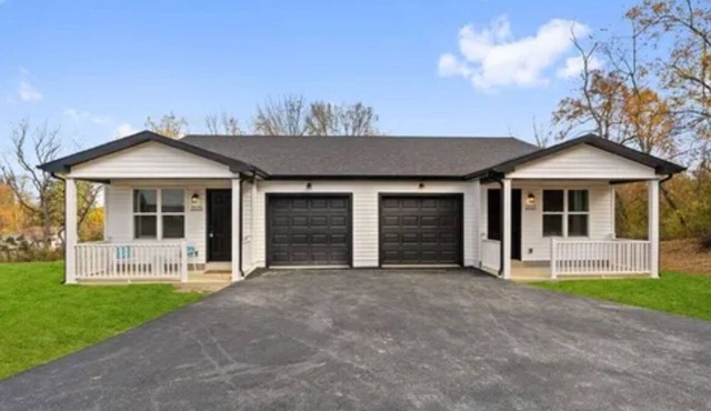 NEW 3 bedroom home located on a private lane bordering a nature reserve!