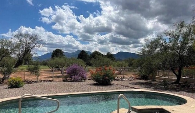 NEW 3 Bedroom home with Pool & Spa on the GolfCourse