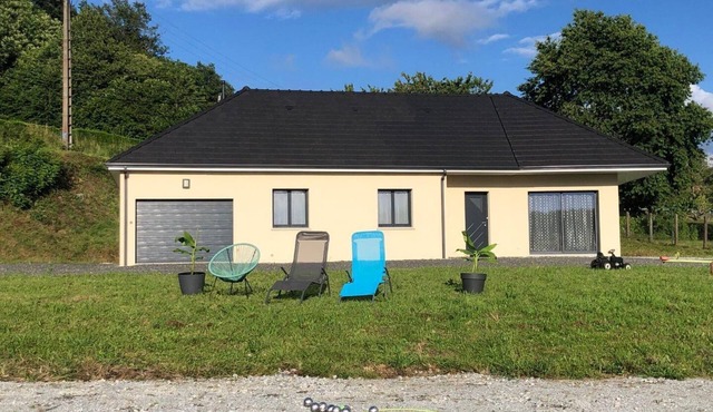 New 3-bedroom house with garage and private parking