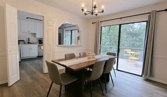 new 3-bedroom townhome in Roswell,nearby Avalon.north point mall,old mill park