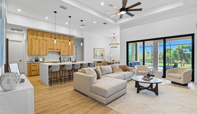 NEW 3-bedroom Villa in Rotonda West - Heated Pool, Grill