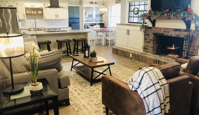 NEW 3 BR 2 BA Modern Farmhouse - Best/Safest Location in Shreveport