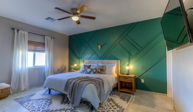 NEW 3 BR home in immaculate condition, mountain views just outside of Tucson