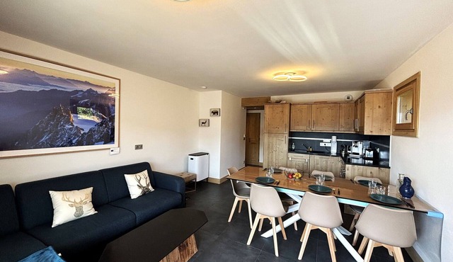 New 3-room apartment, covered parking, 6 people