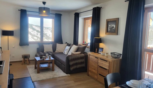 New 3-room apartment, piste view, covered parking