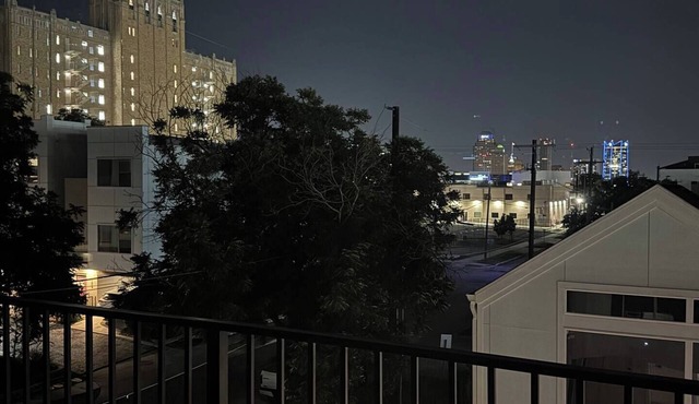 New 3-Story Townhome w/Great Views of Downtown - in Tobin Hill area!