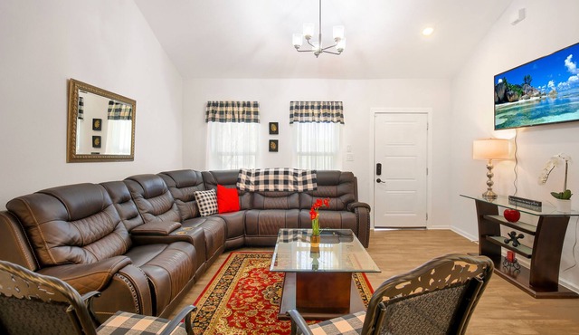 NEW! 3BD 2BA Family & Pet-Friendly W/D Large Rooms