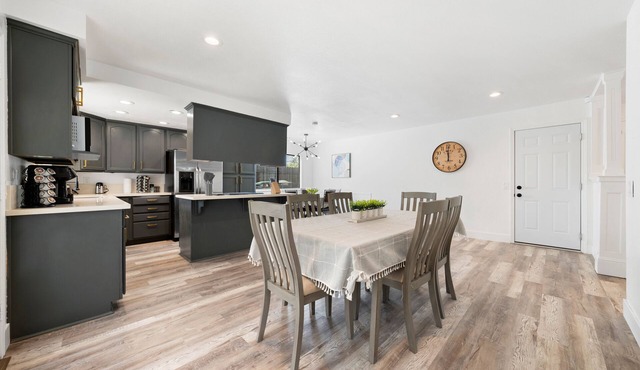 New 3BD/2BA Ideal Escape Close to the River