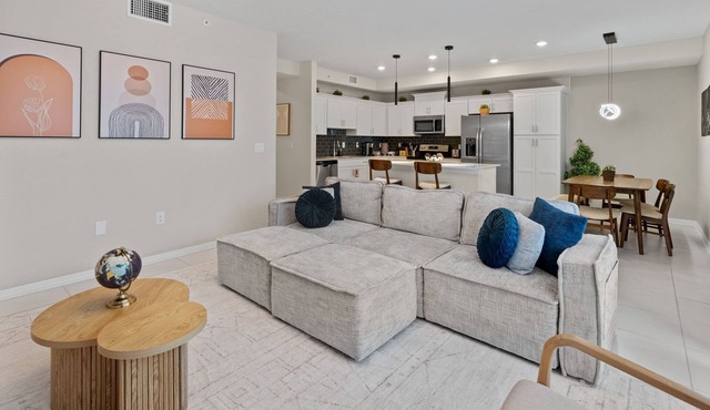 NEW 3BD Themed Room | Near Disney | Amazing Resort