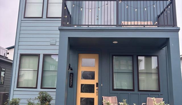 New 3BR 2.5Bath Indigo Home With Private Balcony!