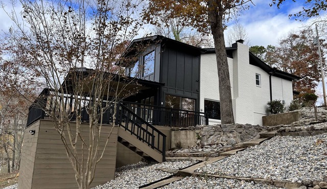 *New 3BR/2BA* ~ 200 ft Lake Frontage ~ Lakehaven
