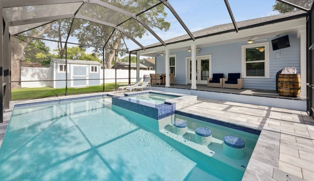 New 3BR Bungalow | Pool | Hot Tub | Swim Up Bar