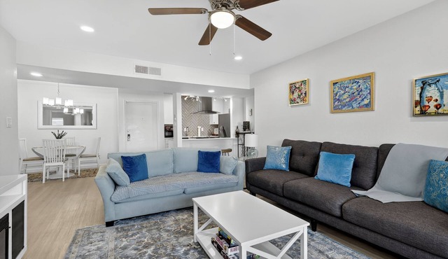 NEW 3BR Condo Walk to NRG Stadium Gated + Parking!