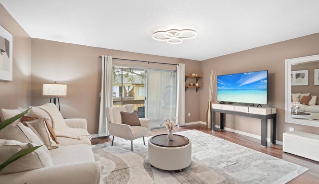 New 3BR , Heated Pool , 5 Min to Siesta