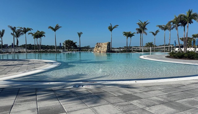 NEW 3BR Home with Pool, Hot Tub, Cafe, Minutes to Venice and Englewood Beaches