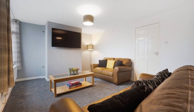 New! 3BR in Traynor Square