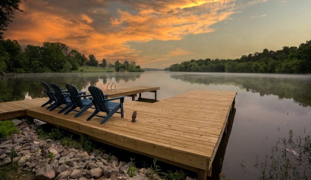 NEW 3BR+Loft, Lakefront, Dock, Firepit, Kayaks