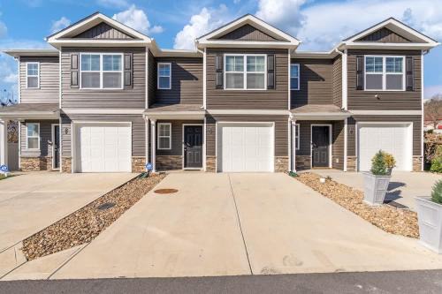 New 3BR Raceday Retreat - Steps from Speedway