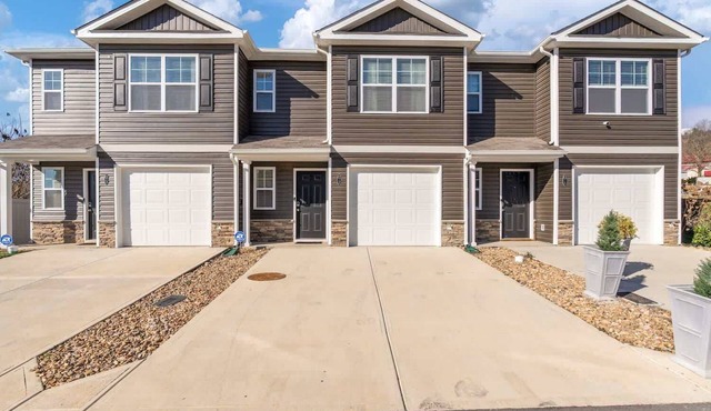 ‼️New 3BR Raceday Retreat - Steps from Speedway