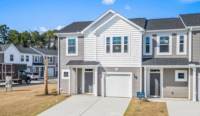 New 3BR Townhouse Near NMB Sports Complex