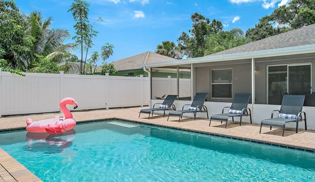 *NEW 4/2 pool home, private backyard, close to everything.