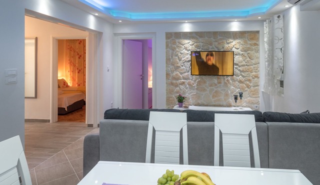 New 4* apartment "Orto" in center of Trogir