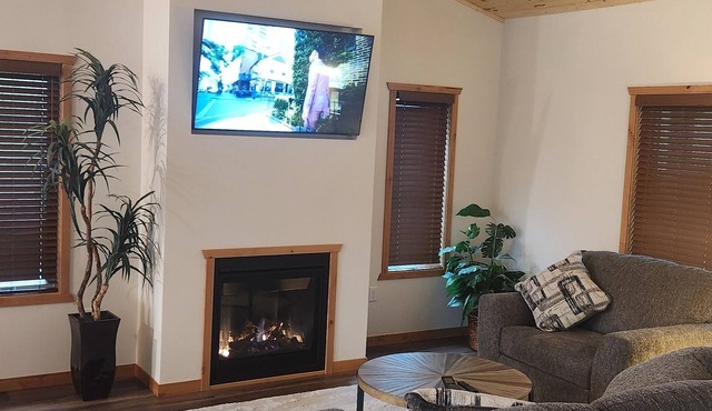 New 4-bdrm house Sand Valley/Lake Arrowhead area. 5 min from world class golf.