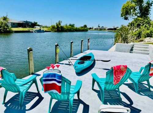 New 4 bed house on a canal facing south & door ramp, near golf course and softball