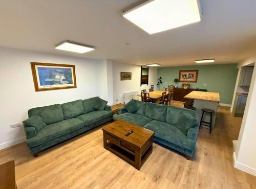 New 4 Bed House Sleeps up to 8 People