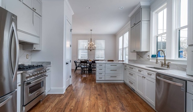 *New* 4 Bedroom 3.5 Bath House in Normal Town, Athens Ga!