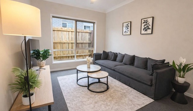 New 4-Bedroom Family Home with Carpark in Griffin